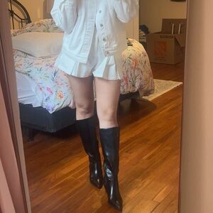 Women’s white mini skort! Great for concerts, vacation, tennis!